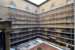 Allestimento-ponteggi-cortile-Museo-Nazionale-del-Bargello_2