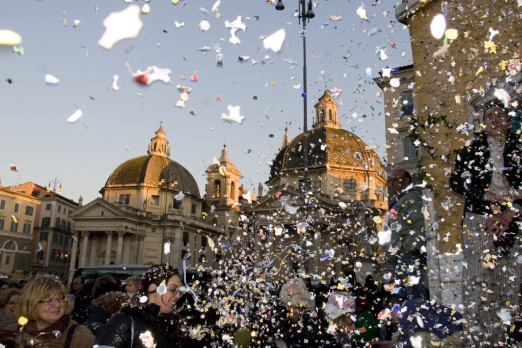 Carnevale Romano: le dame e i cavalieri sfilano a piazza Navona