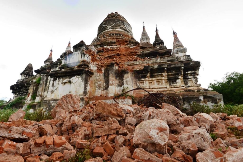 Birmania: un terremoto devasta l’area di Bagan e danneggia gravemente una sessantina di templi