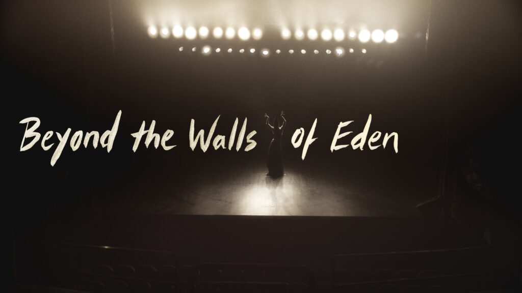 Torino. “Beyond the walls of Eden”, l’installazione multimediale di Scarlett Rouge e Saulo Madrid