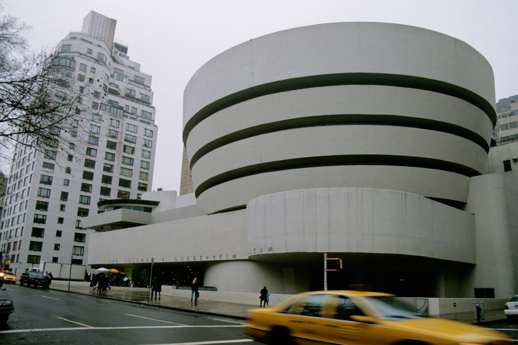 Gratis i cataloghi delle mostre del Guggenheim