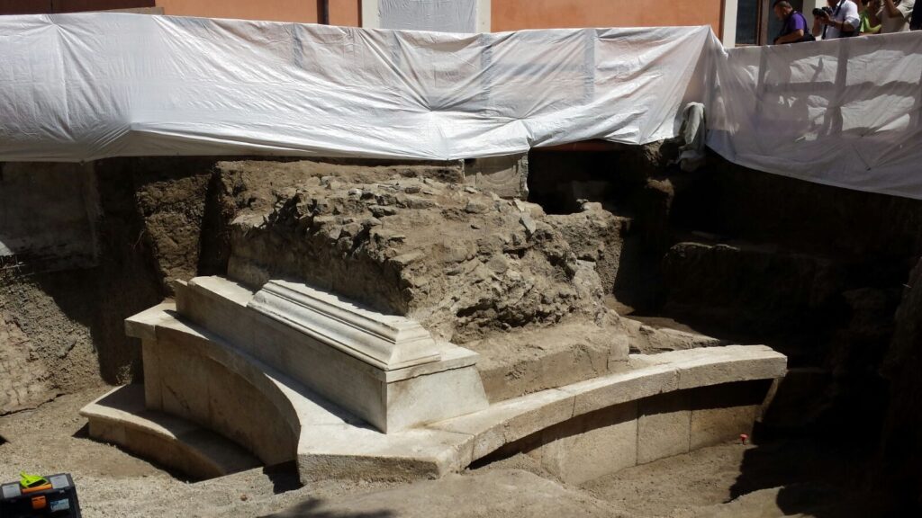 Rai 1, A “Petrolio” le immagini esclusive del ritrovamento della tomba monumentale di Pompei