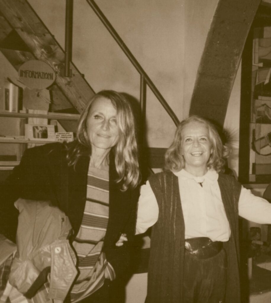 Palazzo Baronale Anguillara. Compagne di scuola. Elisabetta Catalano e Simona Weller. Fotogallery