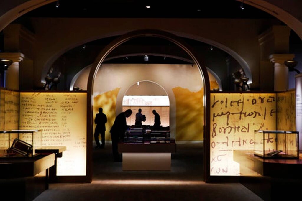 Museo della Bibbia di Washington, ritirati dall’esposizione i “Rotoli del Mar Morto” perché falsi