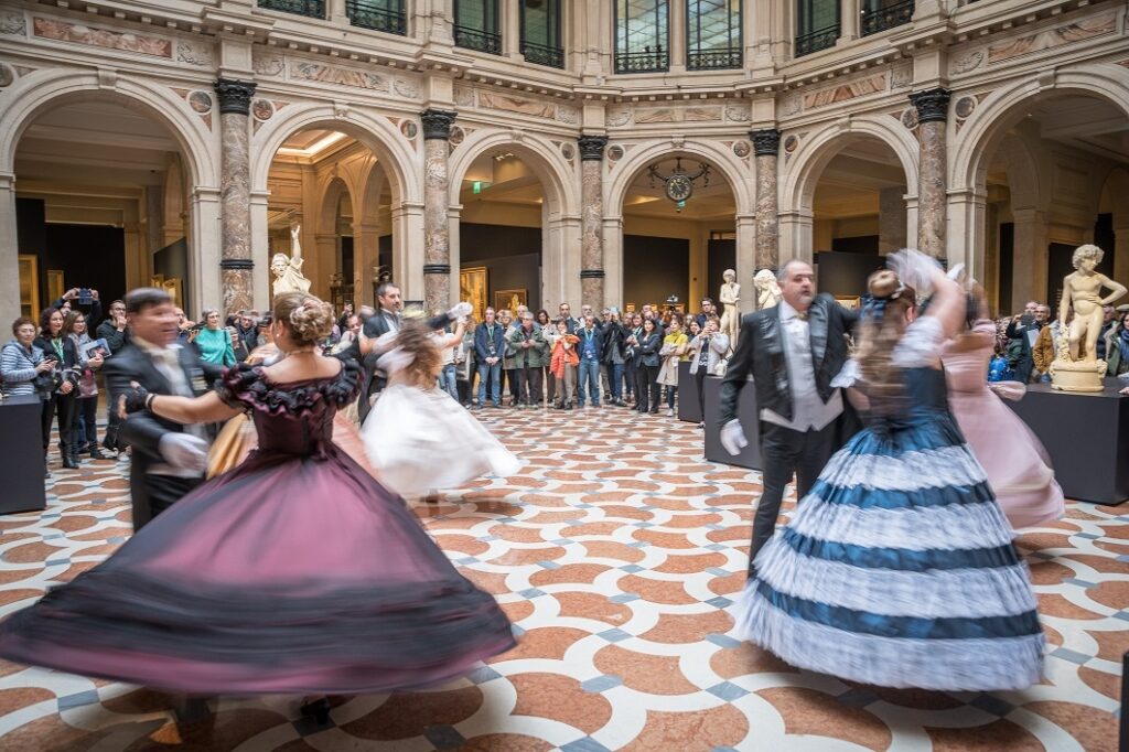 Milano. Flash mob alla mostra “Romanticismo”. Foto