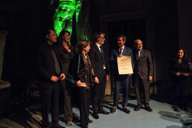 425ae1a11360bf7cf861209098df626b