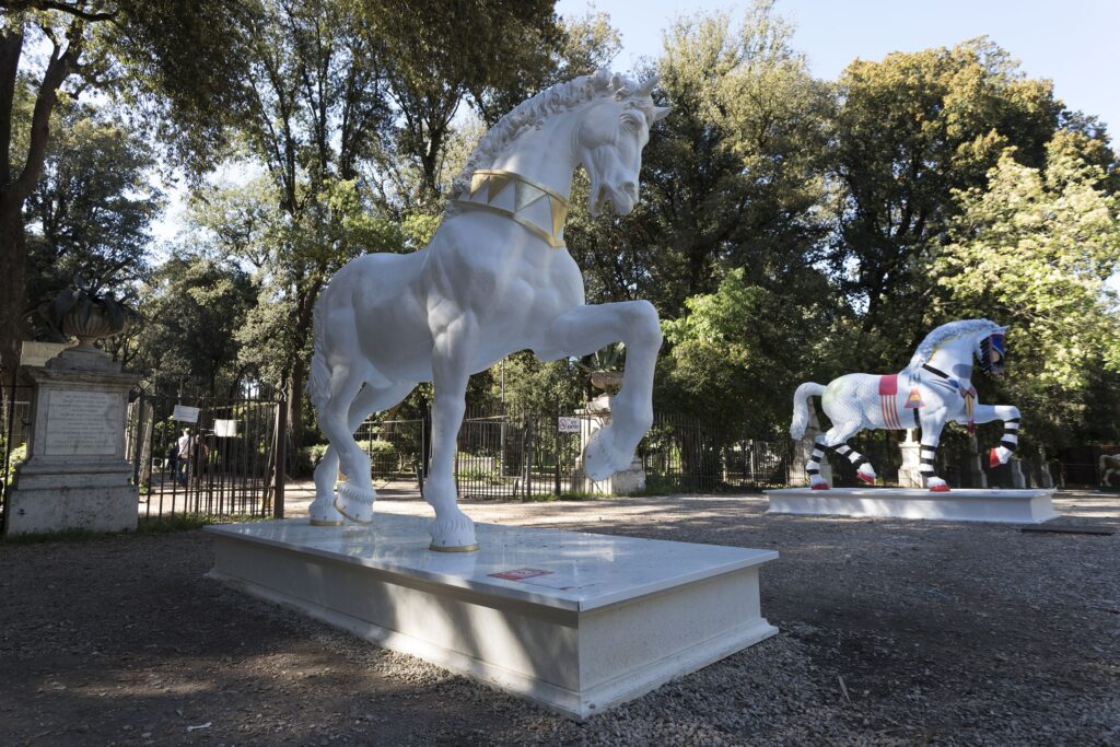 Leonardo Horse Project, i Cavalli di design arrivano a Piazza di Siena
