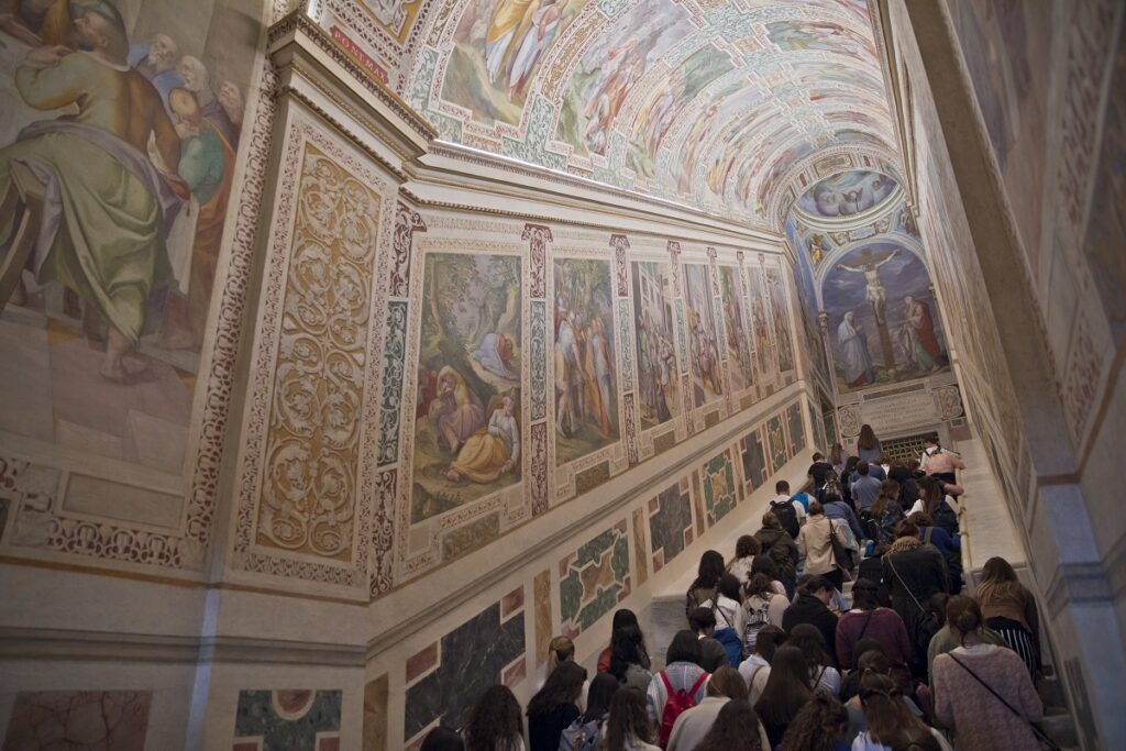 Roma. La nuova illuminazione del Santuario Pontificio della Scala Santa. Foto