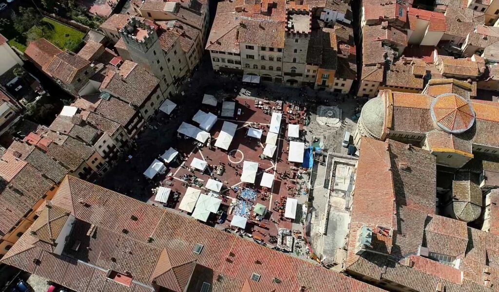 Arezzo, torna la Fiera Antiquaria