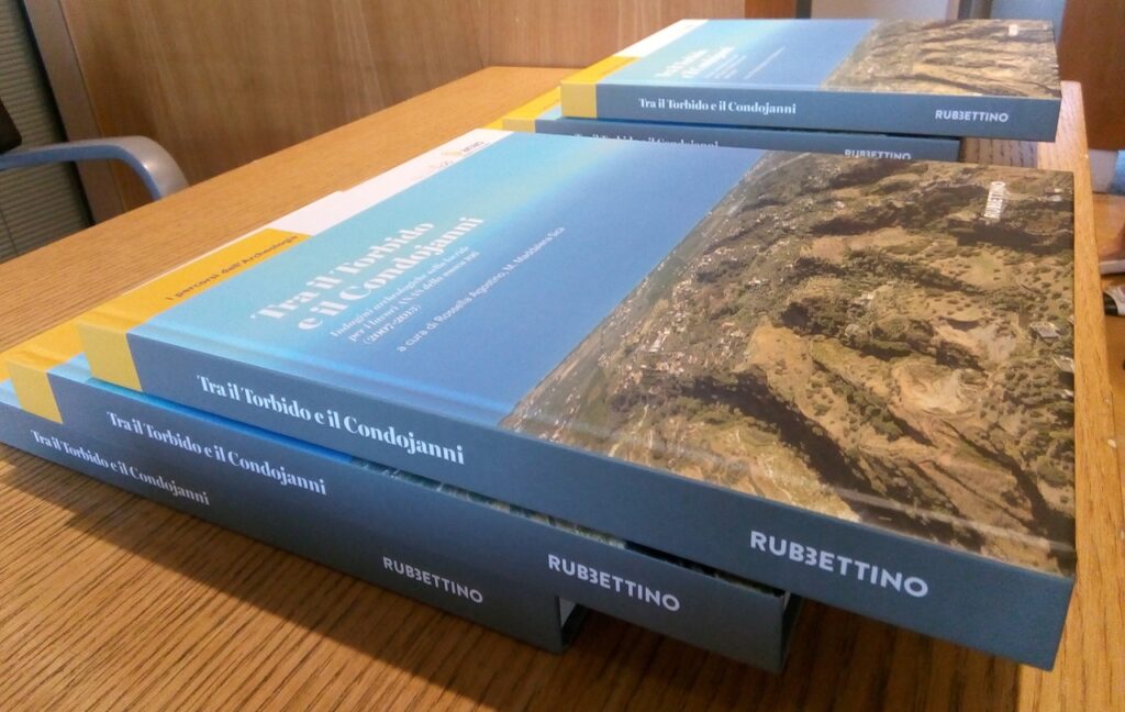 Presentato il volume sulle scoperte archeologiche lungo la statale Jonica durante i lavori di Anas
