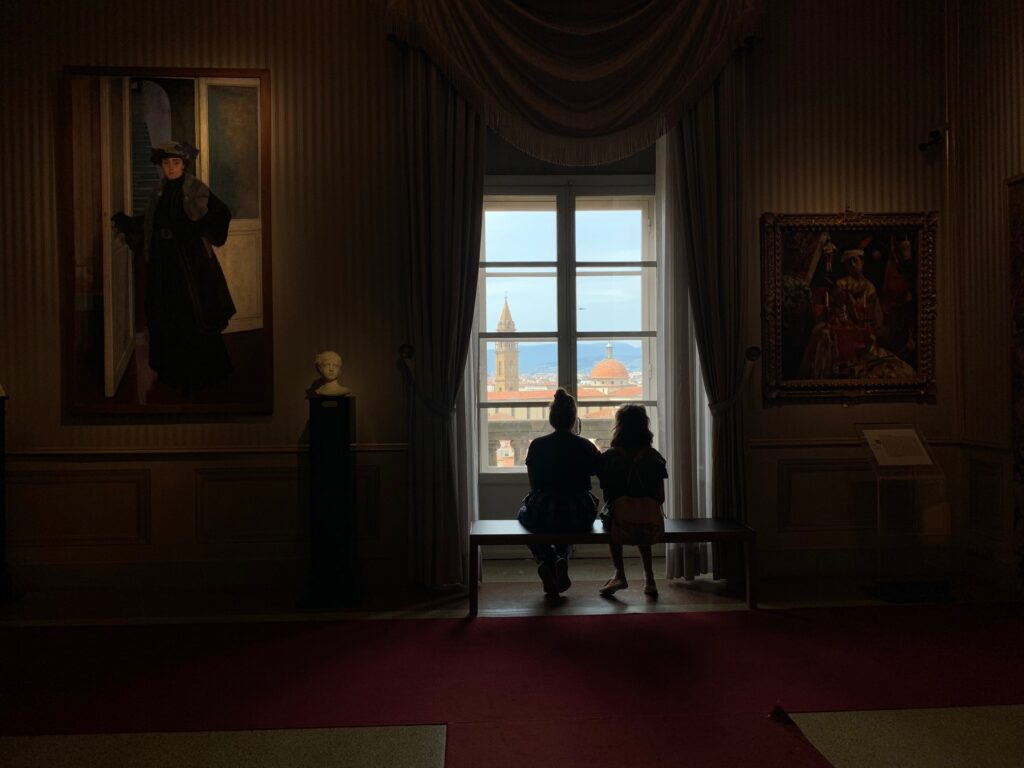 Agli Uffizi tutti più comodi con le nuove panchine