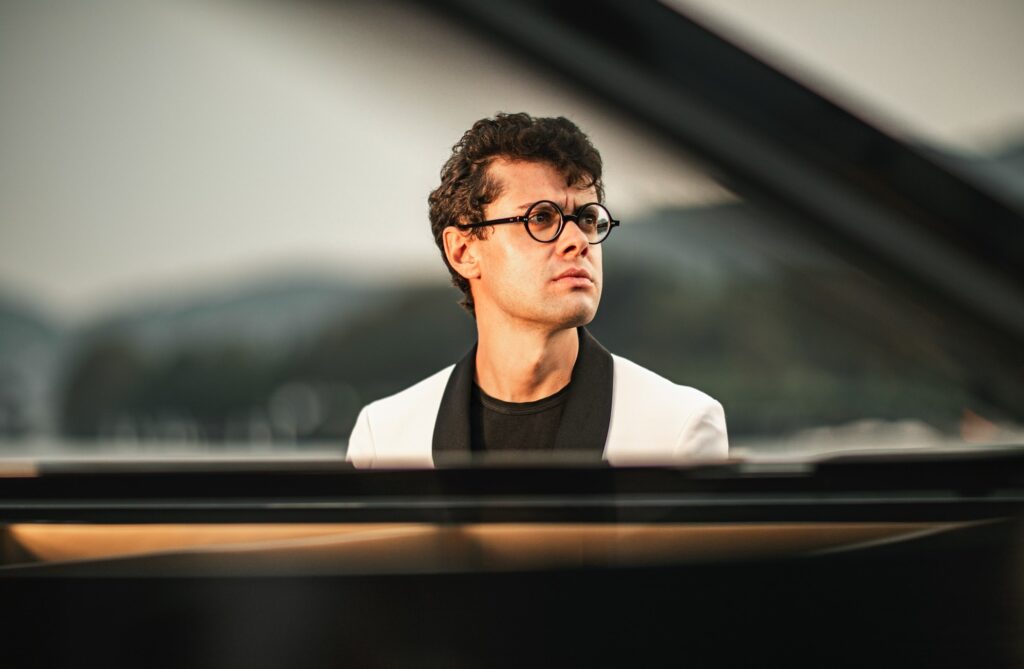 Castel Sant’Angelo, penultimo appuntamento per le “Notti di Musica al Castello” con Alessandro Martire, talento del pianoforte
