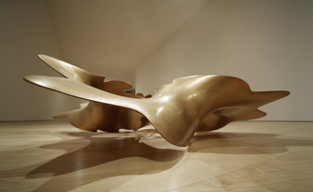 Le sculture “senza tempo” di Kim Seung Hwan in mostra alla galleria MyOwnGallery di Superstudio