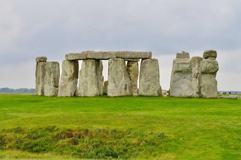 Stonehenge, scoperto un anello di 20 megaliti risalenti a oltre 4000 anni fa