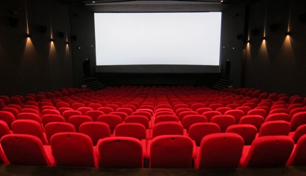 Coronavirus. Nuovo Dpcm, chiusura totale di cinema e teatri. Aperti musei e chiese. L’appello degli assessori alla cultura