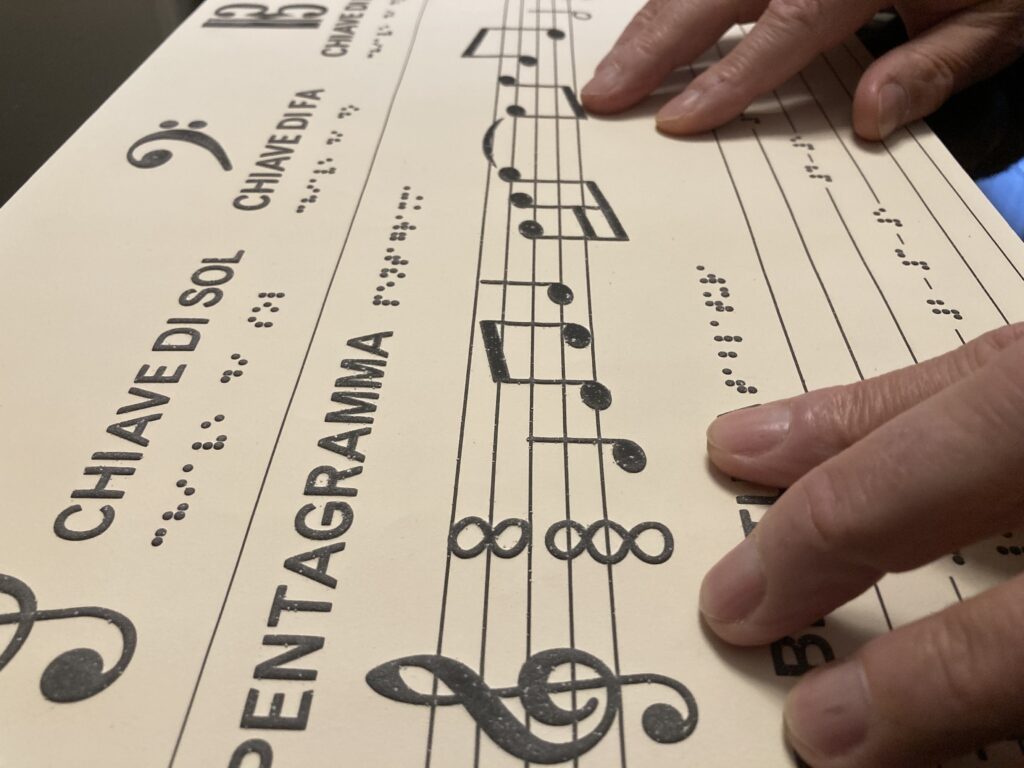 Il Museo internazionale della musica di Bologna diventa accessibile per persone con disabilità visiva