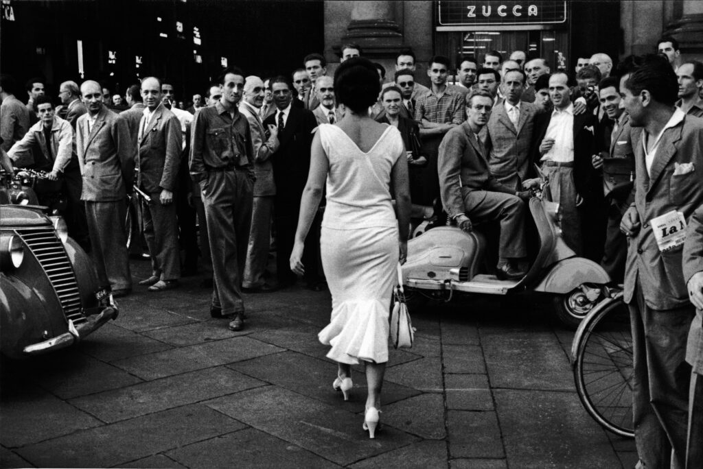 La Casa dei Tre Oci di Venezia riapre con la retrospettiva dedicata a Mario De Biasi, tra i più grandi fotografi italiani