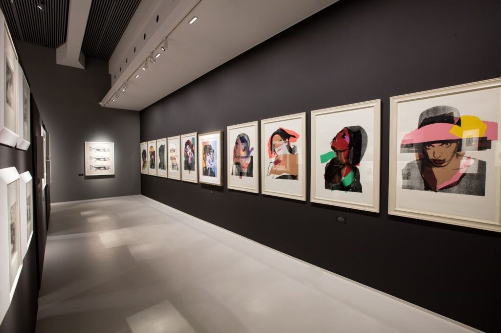 Riapre l’Imago Museum di Pescara con la mostra dedicata a Warhol e Schifano