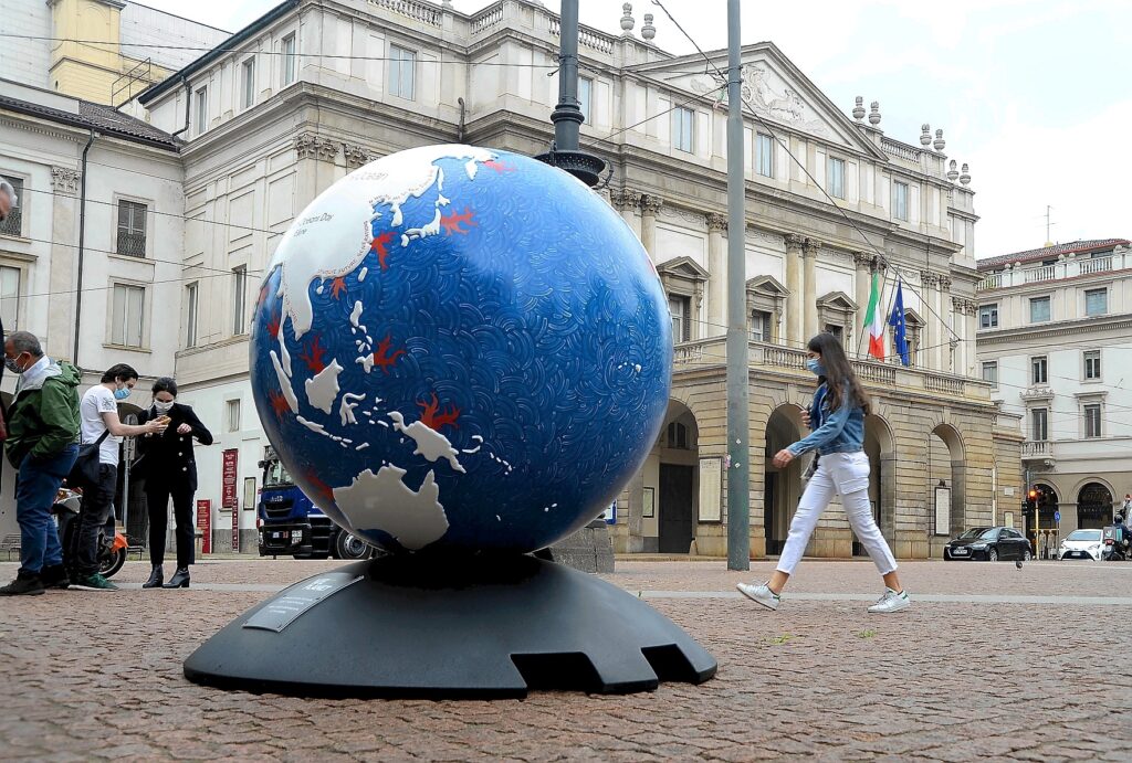 A Milano prende il via “WePlanet” la mostra open air per sensibilizzare e raccogliere fondi a favore dell’ambiente. Immagini