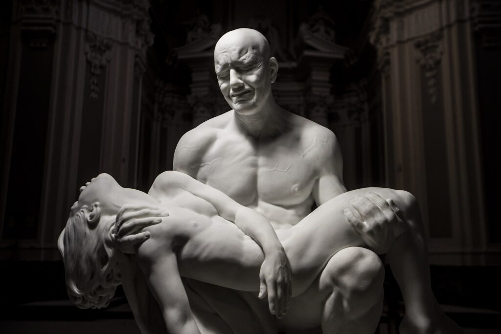 La “Pietà” di JAGO nella Basilica di Santa Maria in Montesanto a Roma