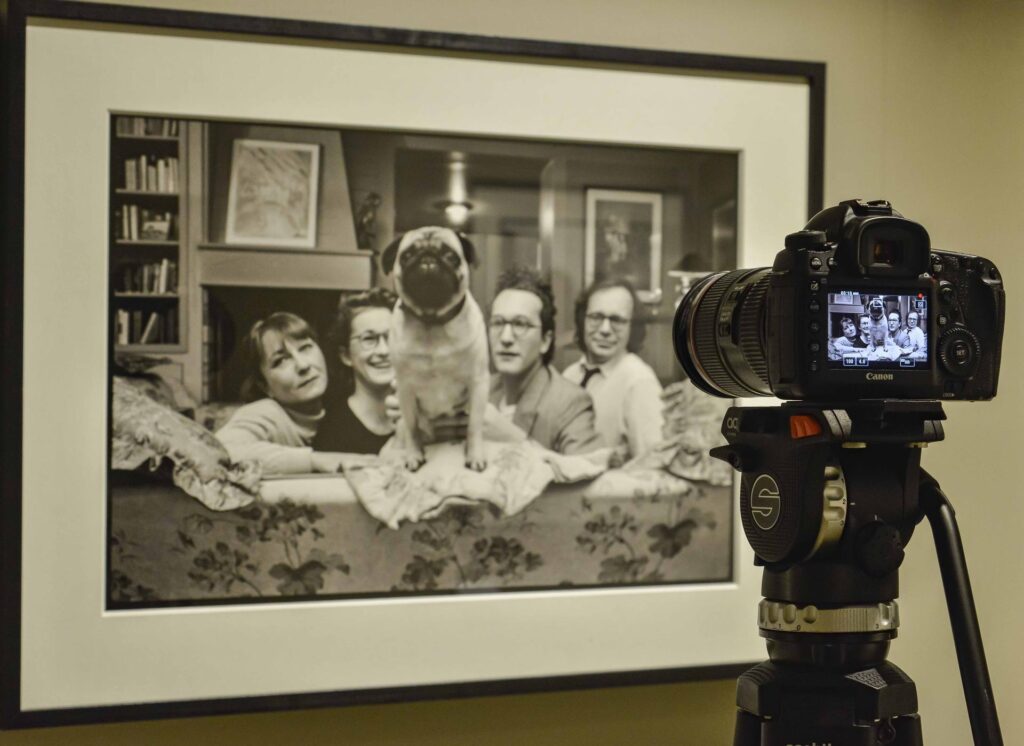 “Elliott Erwitt Family”, le agevolazioni agli studenti universitari per la mostra in corso a Riccione
