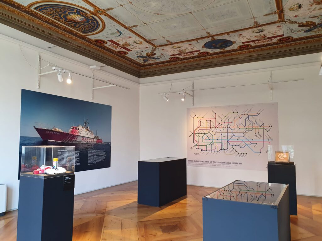 Banksy arriva a Lugano. La mostra a Villa Ciani