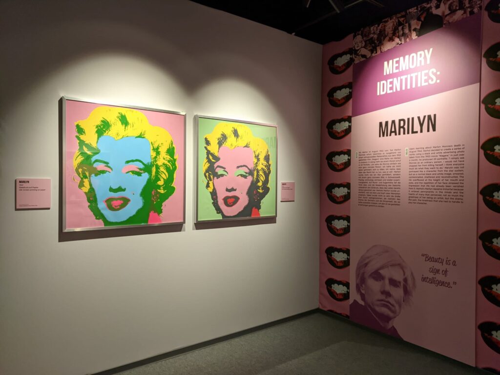 “Warhol. Pop Art Identities” arriva a Dresda. Le foto