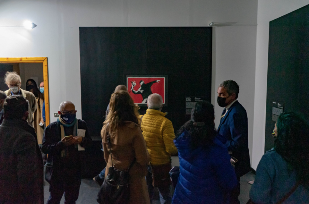 Reggio Calabria. Incontro con Stefano Antonelli, curatore della mostra “Banksy sullo stretto” 