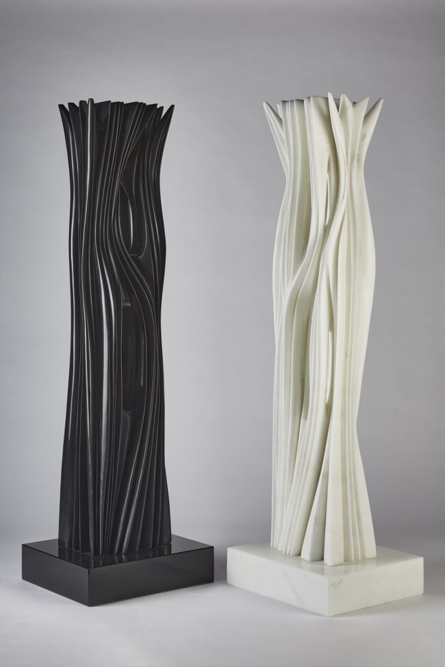 PABLO-ATCHUGARRY-Harmonie-2021.-Marmo-nero-del-Belgio-Marmo-statuario-di-Carrara-entrambe-119-x-27-x-22-cm