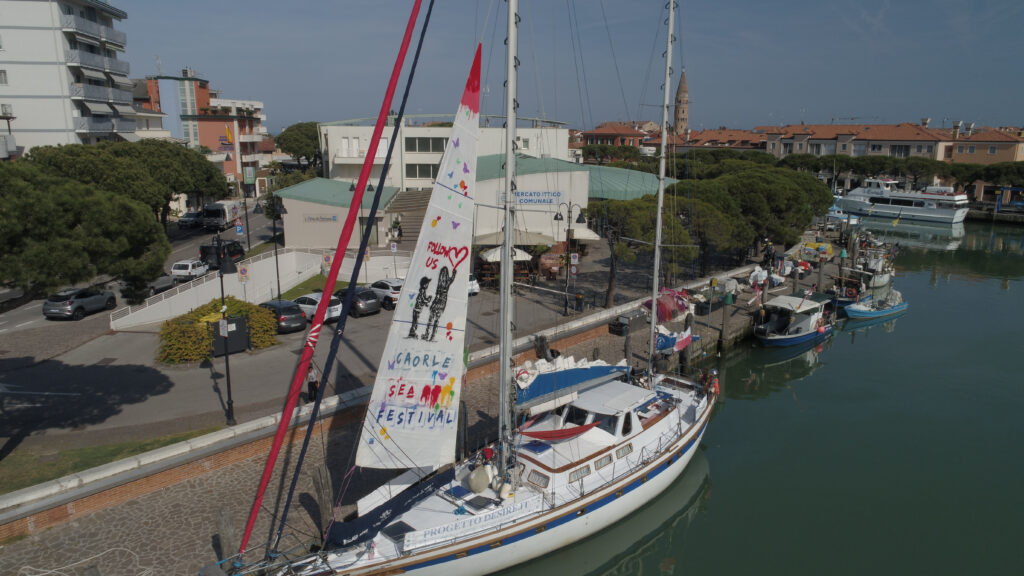“Caorle Sea Festival”, nella cittadina veneta la street art incontra il mare. Le foto