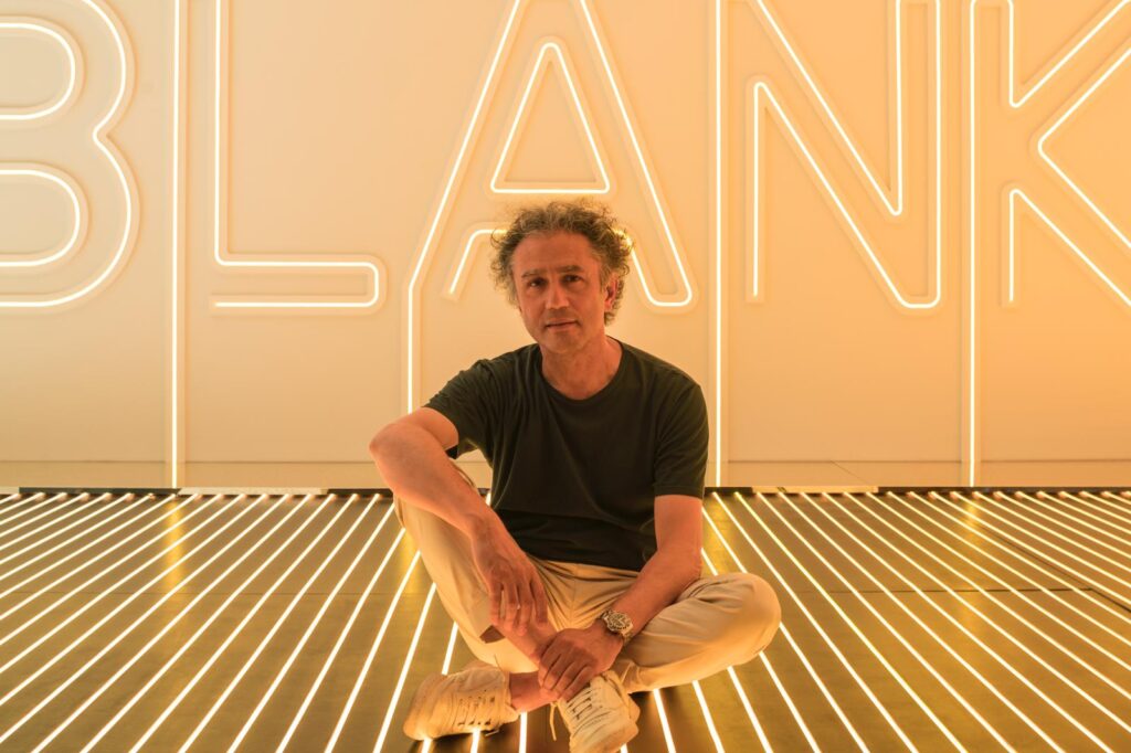Milano Design Week, l’installazione di Felice Limosani per la Fondazione Targetti indaga il “vuoto” di Italo Calvino