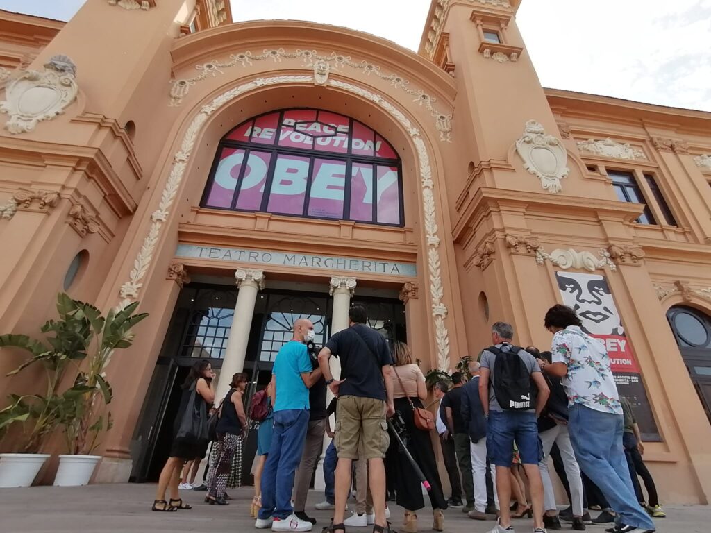 Al Teatro Margherita di Bari un viaggio visivo nell’arte di Obey