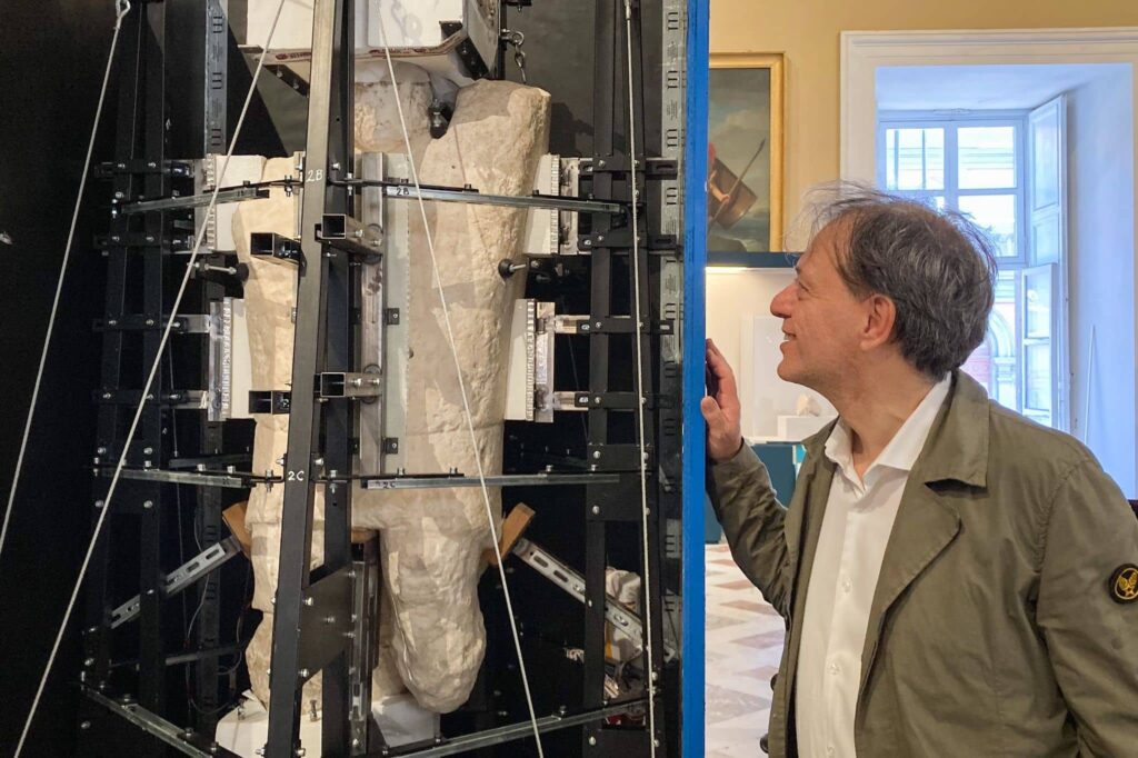 Arrivato al MANN il Gigante di Mont’e Prama per la mostra “Sardegna Isola Megalitica”