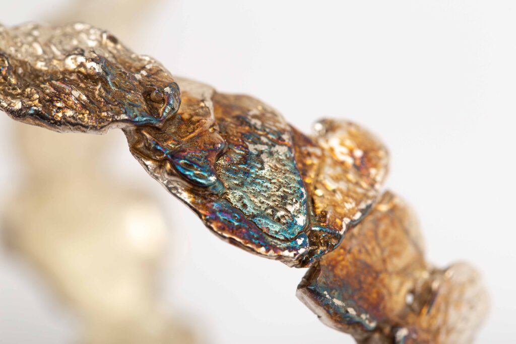 Alla ESH Gallery la collettiva di gioielli d’autore dei diplomandi di Jewelry Design IED Milano