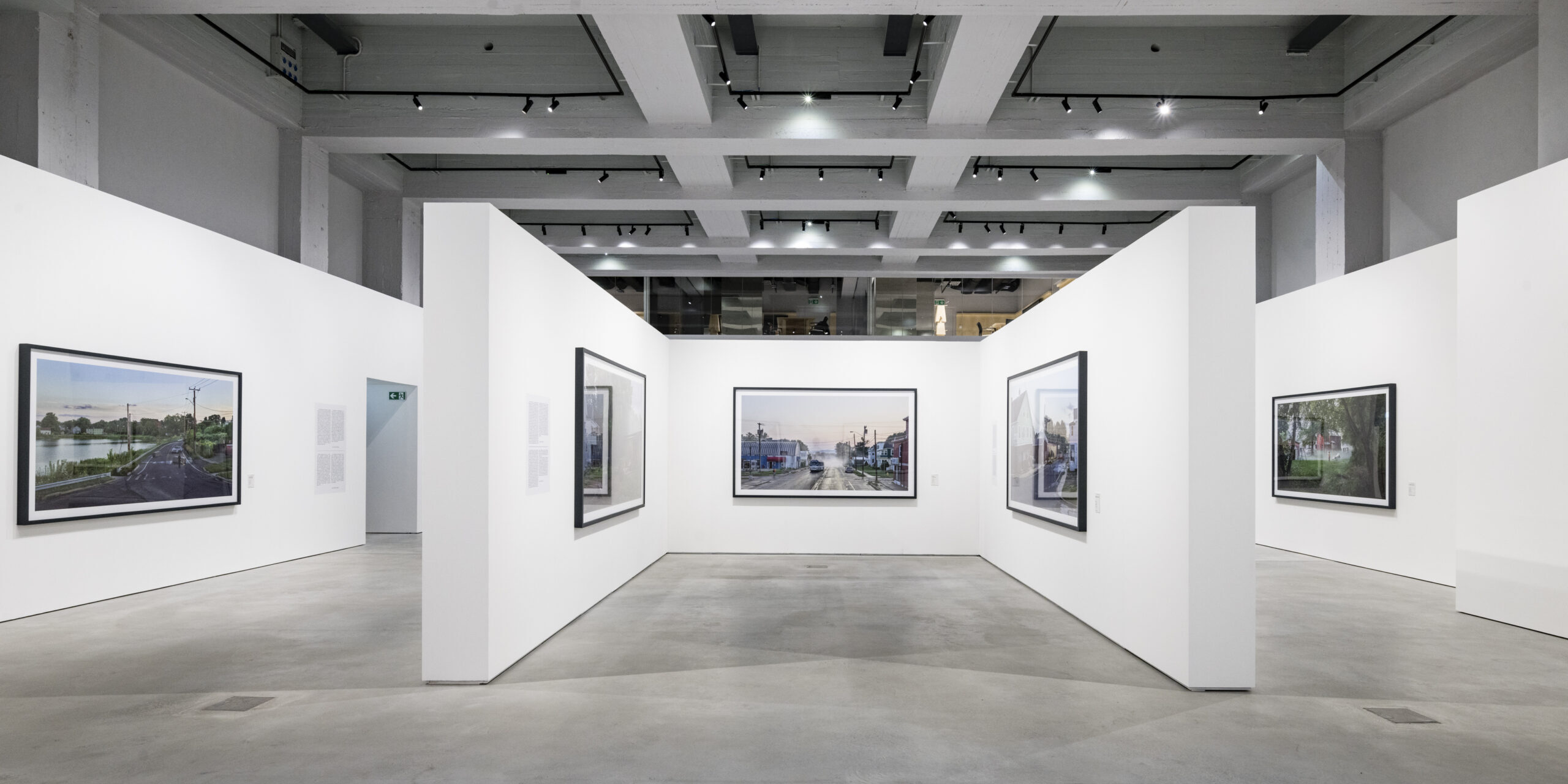 Gregory-Crewdson-Exposition-view-Gallerie-dItalia-Torino-2022