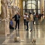 Rischio processo per il turista che gettò a terra due sculture ai Musei Vaticani 