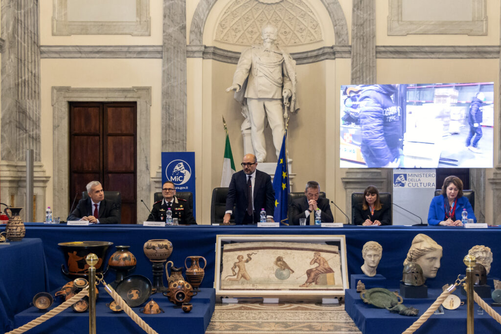 Rimpatriati dagli Stati Uniti 60 reperti archeologici