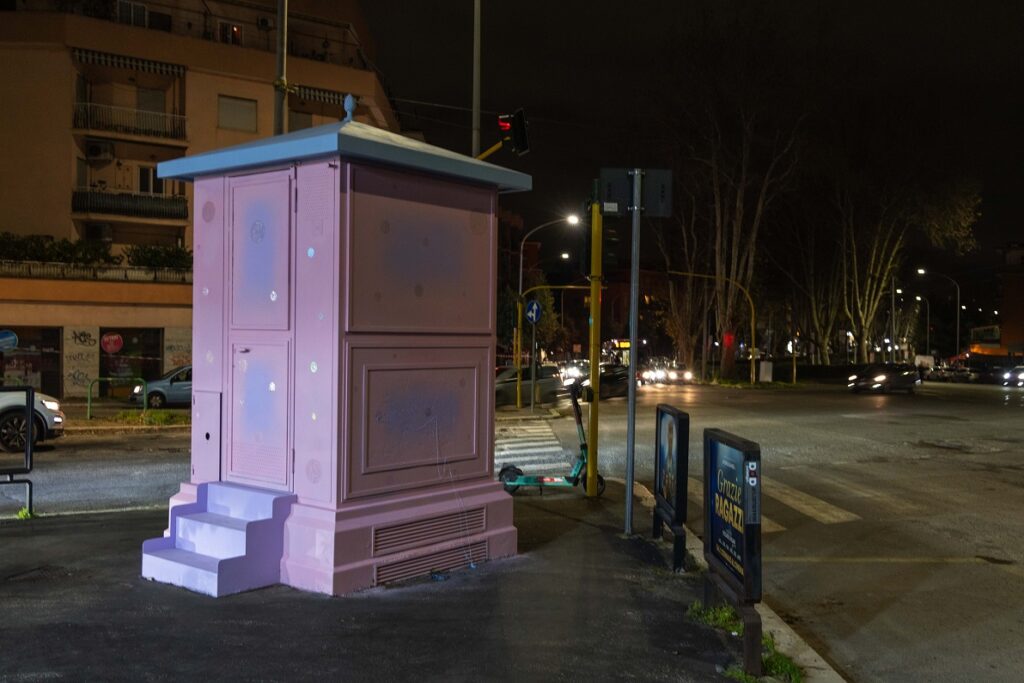 Cabin Art, con “The Pinkish Box” si conclude il progetto di rigenerazione urbana