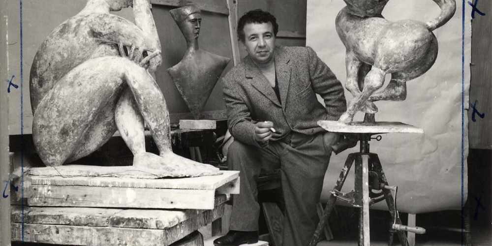 1.-Pericle-Fazzini-nello-studio-con-Sibilla-Cavallo-e-Busto-duomo-1947-Archivio-Storico-Pericle-Fazzini-ph.-©Oscar-Savio. Pericle Fazzini nello studio con Sibilla, Cavallo e Busto d'uomo, 1947, Archivio Storico Pericle Fazzini, ph. ©Oscar Savio.