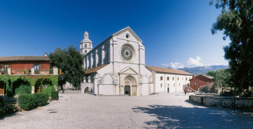 L’Abbazia di Fossanova tra degustazioni di vini e visite guidate