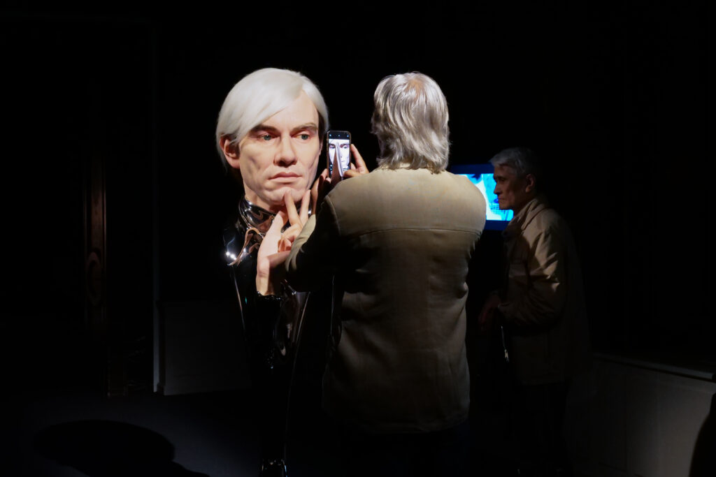 “Sembra vivo!”, a Palazzo Bonaparte la grande scultura iperrealista 