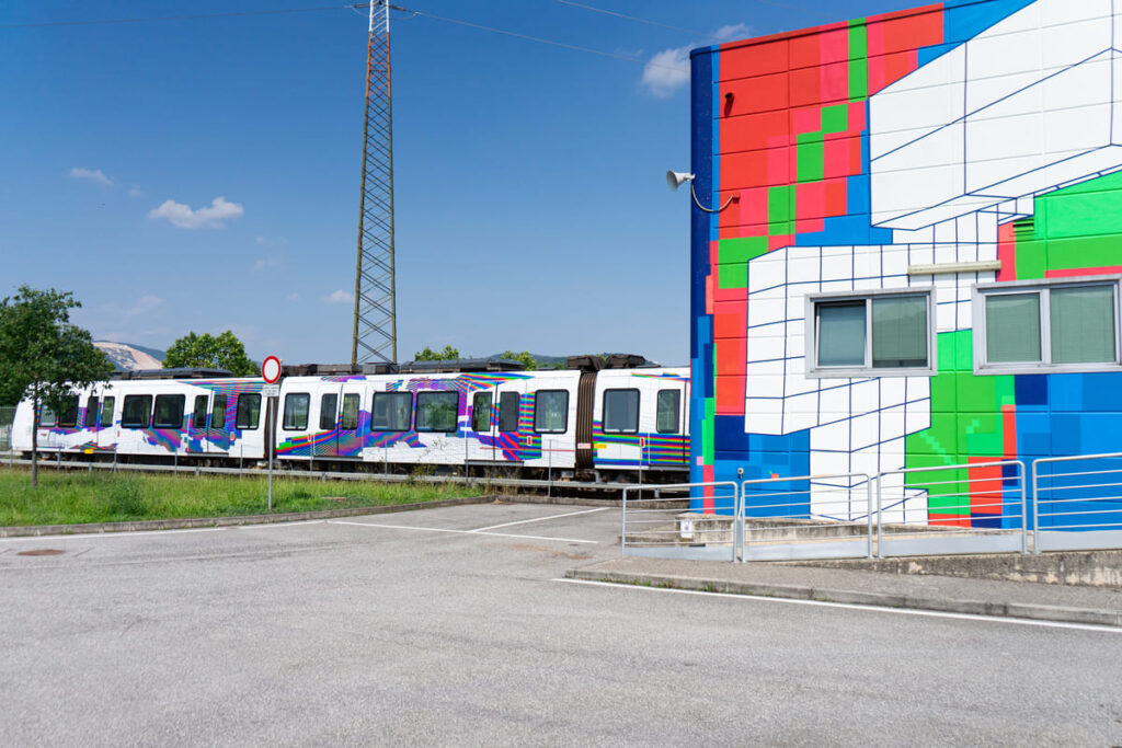 L’artista Demsky firma un nuovo treno e il Deposito della Metro a Brescia