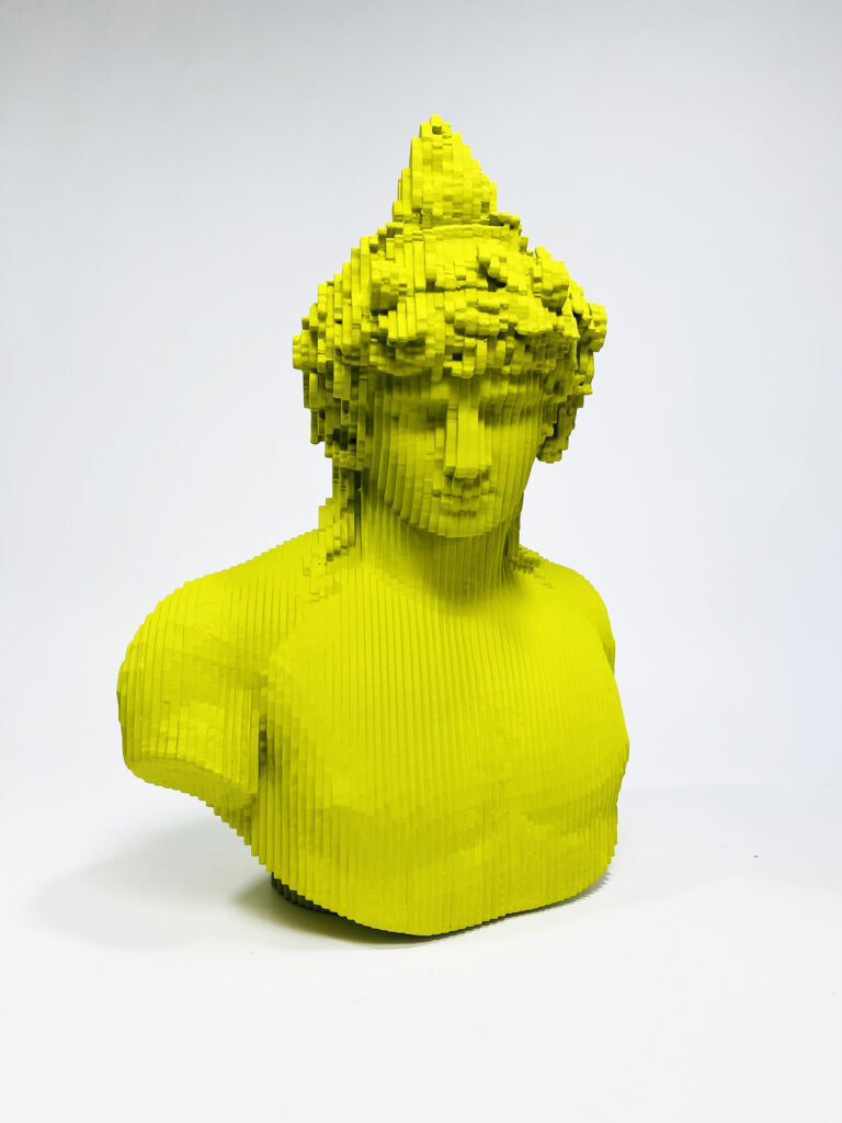 Il Pop Classicism di Daniele Fortuna in dialogo con il design di Roche Bobois