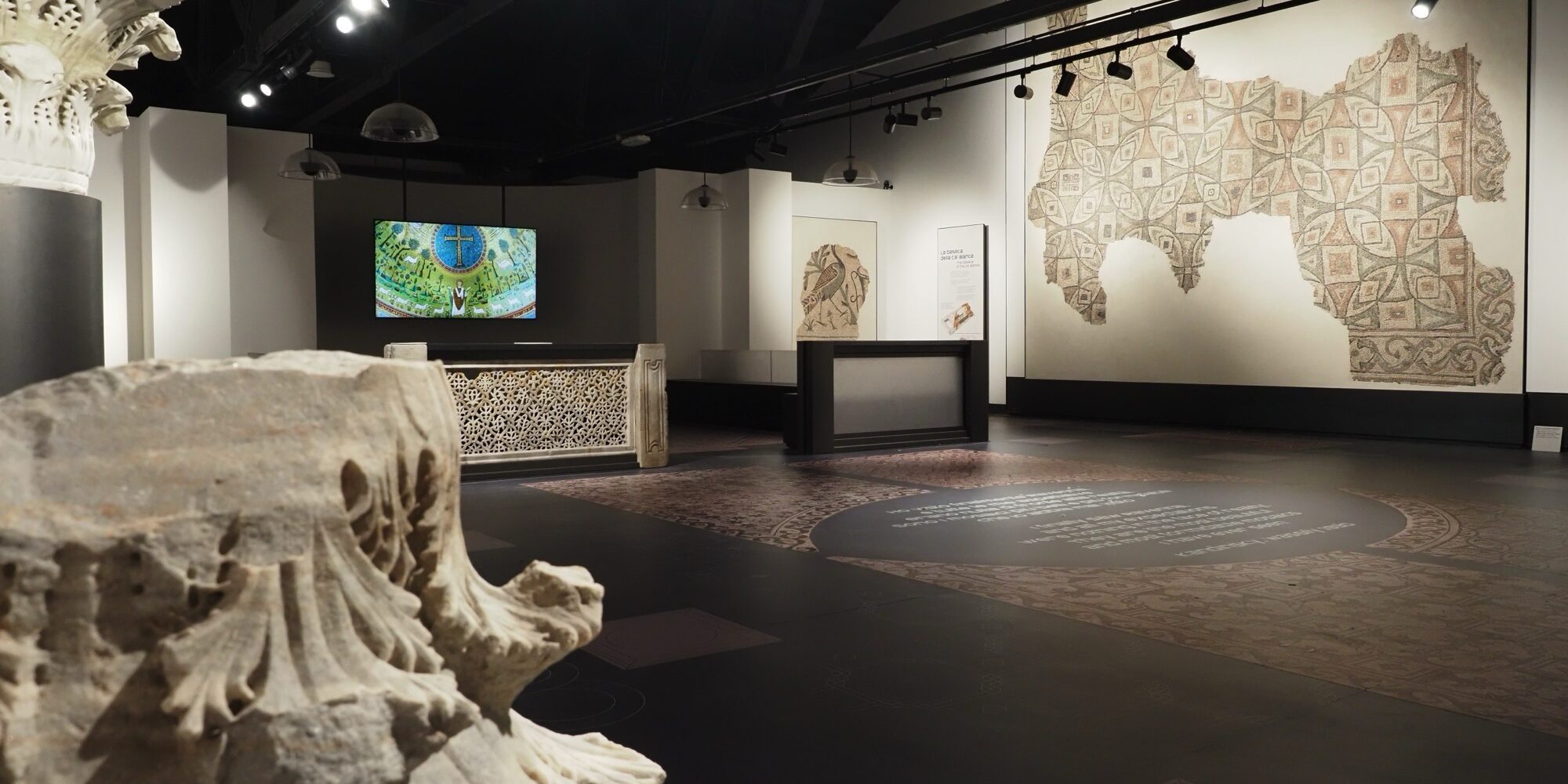 Foto5_Pregare_scorcio Classis Ravenna – Museo della Città e del Territorio: uno scorcio dell’allestimento della sezione Pregare a Ravenna