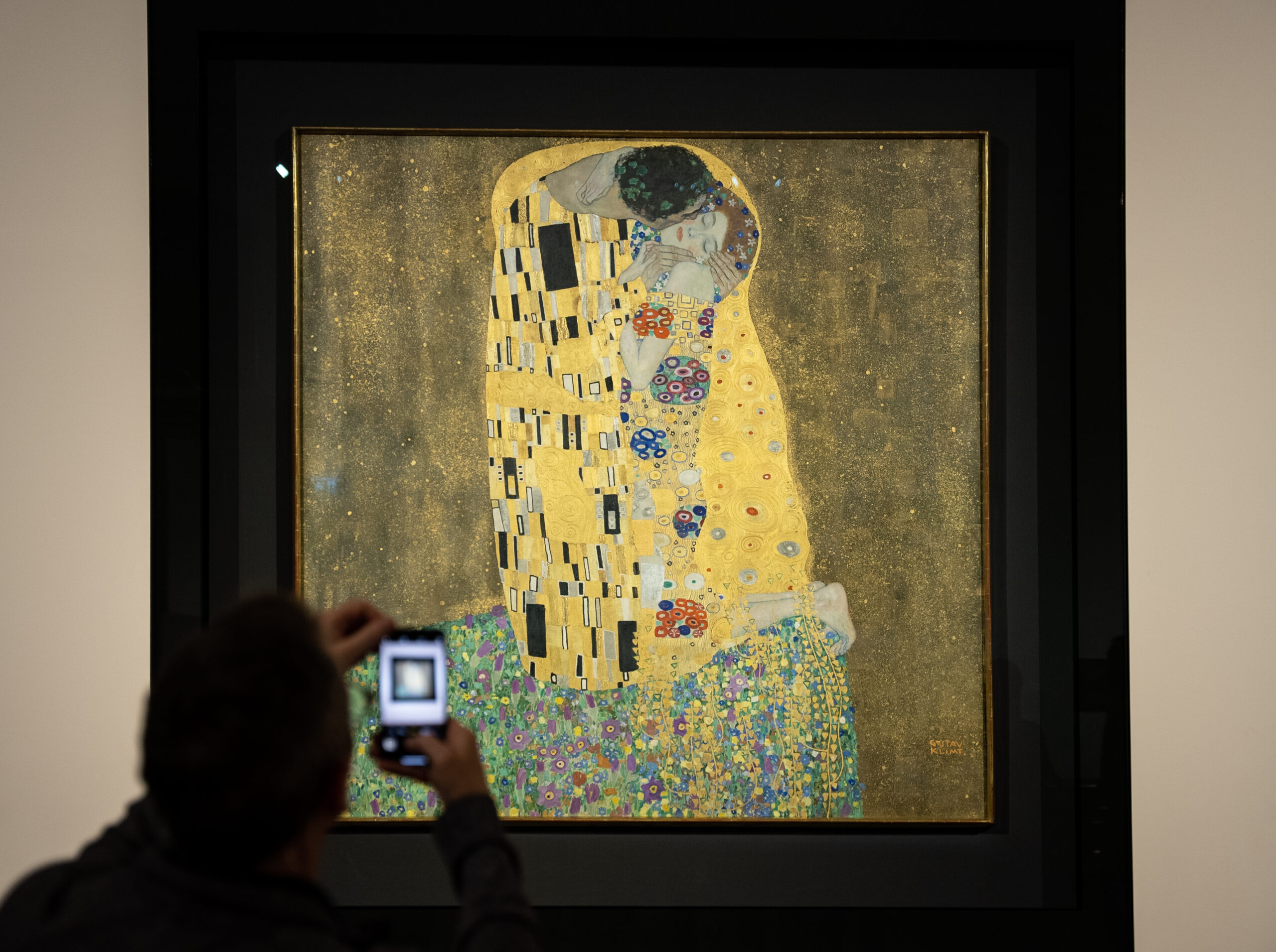 EOS Gustav Klimt, The Kiss © David Bickerstaff