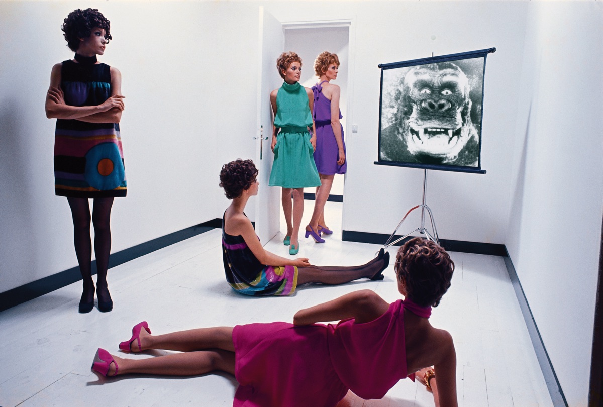 Helmut Newton Elle. Parigi, 1967 Elle. Paris, 1967 © Helmut Newton Foundaon