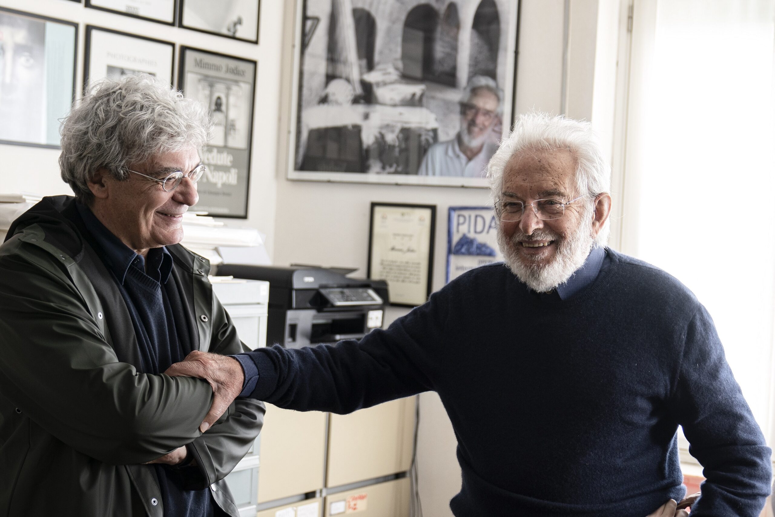 Mario Martone e Mimmo Iodice sul set del documentario su Mimmo Jodice ©Lia Pasqualino