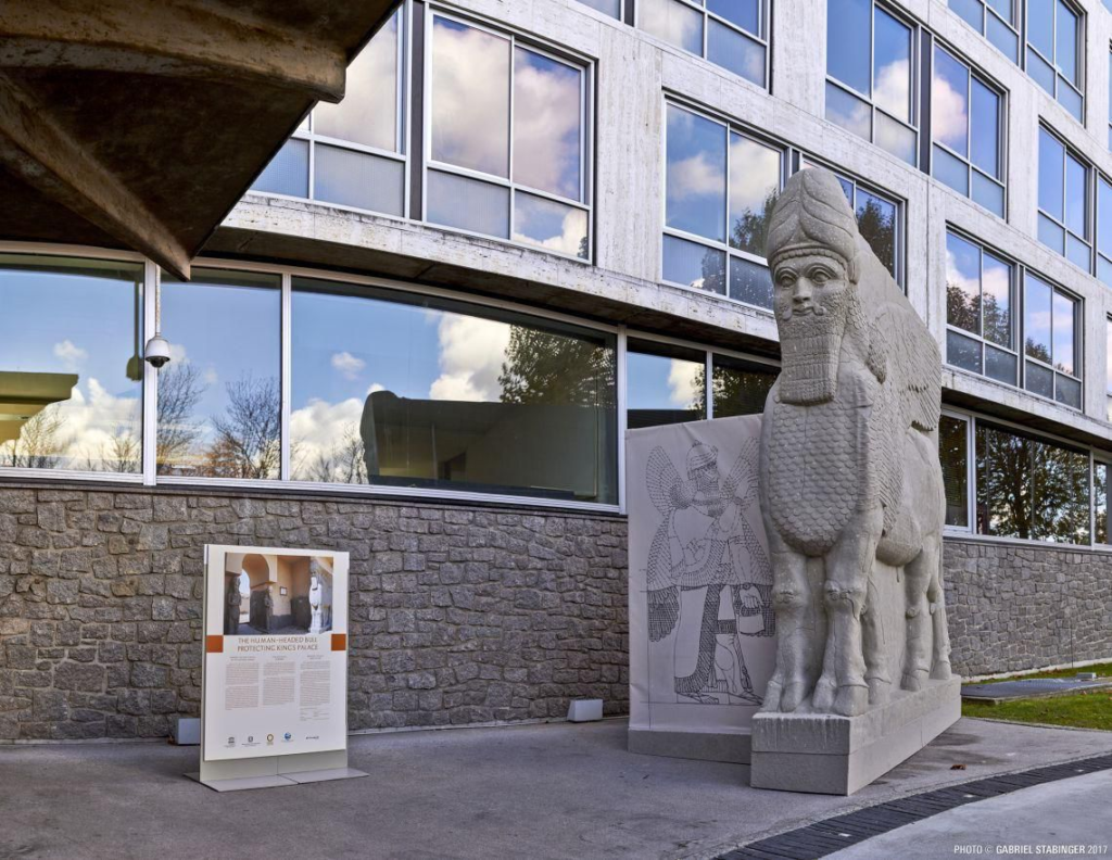 La riproduzione del Toro di Nimrud al Museo Culturale di Bassora