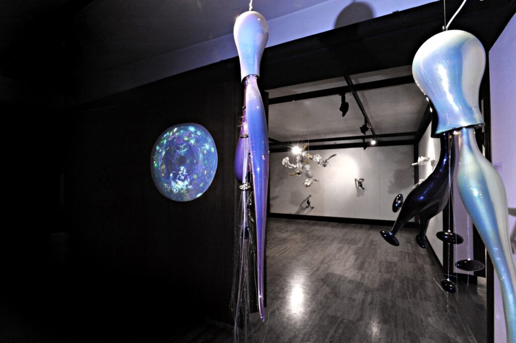 Lagazuoi EXPO Dolomiti: tra ghiaccio e vetro le sculture dell’artista Maria Grazia Rosin