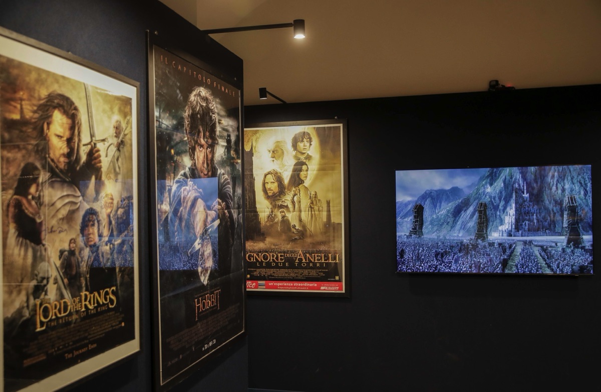 Allestimento mostra Tolkien. Uomo, Professore, Autore a Palazzo Reale di Napoli - photo credit Salvatore Laporta